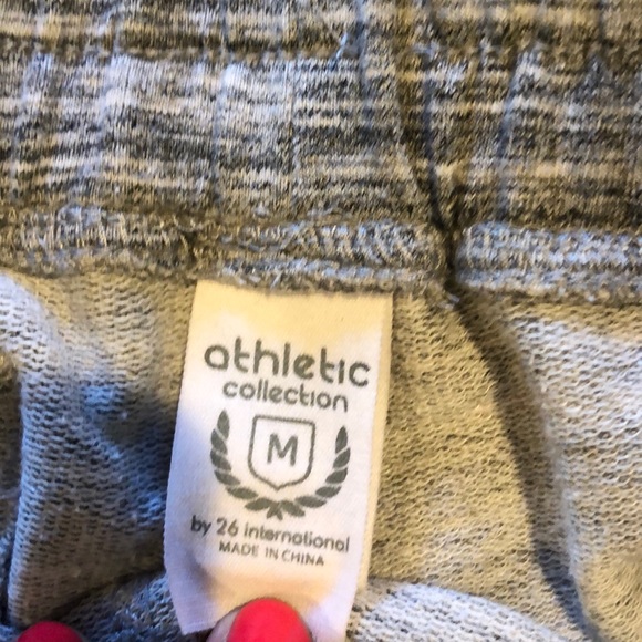 Shorts - Picture 2 of 4